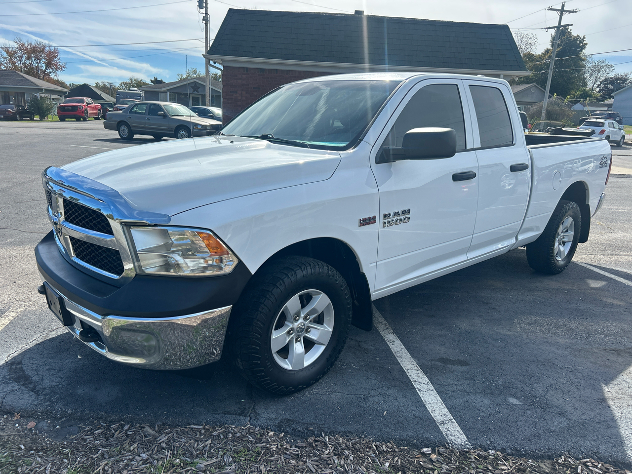 RAM 1500 4WD Quad Cab 140.5" Tradesman 2016 RAM 1500 4WD Quad Cab 140.5" Tradesman 2016
