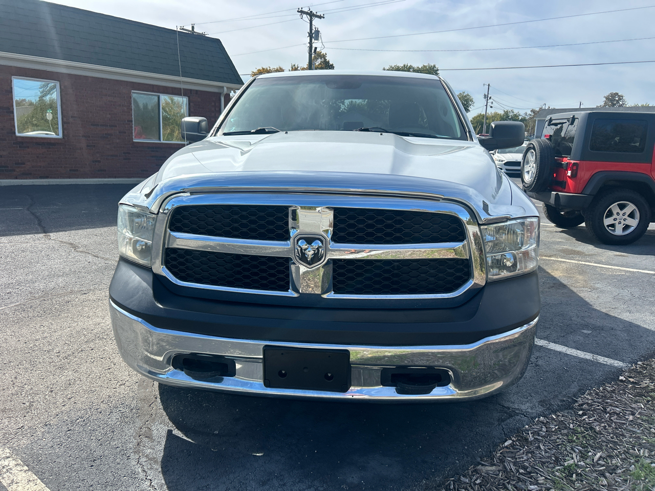 RAM 1500 4WD Quad Cab 140.5" Tradesman 2016 RAM 1500 4WD Quad Cab 140.5" Tradesman 2016