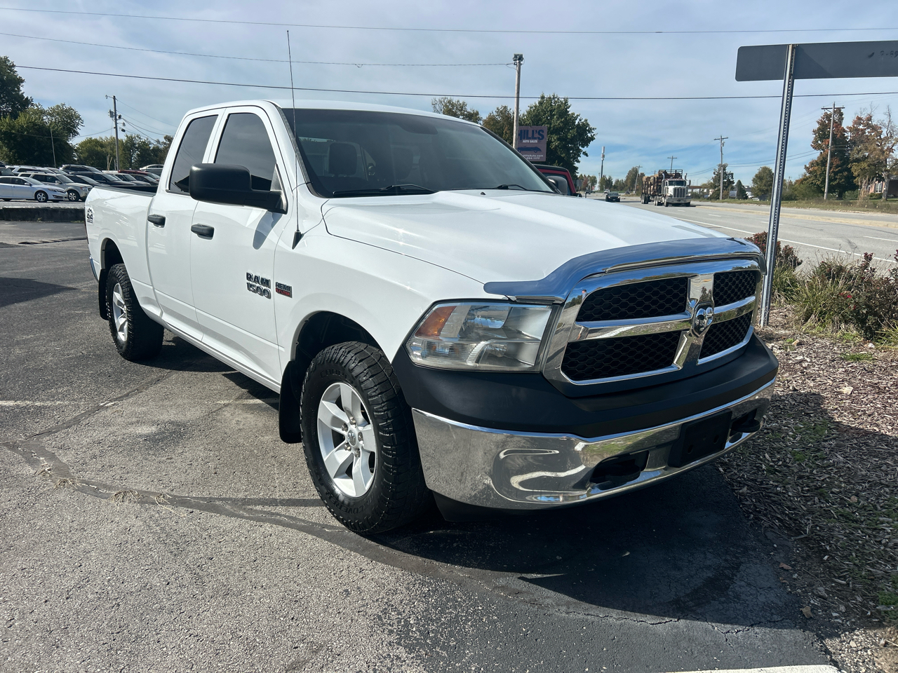 RAM 1500 4WD Quad Cab 140.5" Tradesman 2016 RAM 1500 4WD Quad Cab 140.5" Tradesman 2016