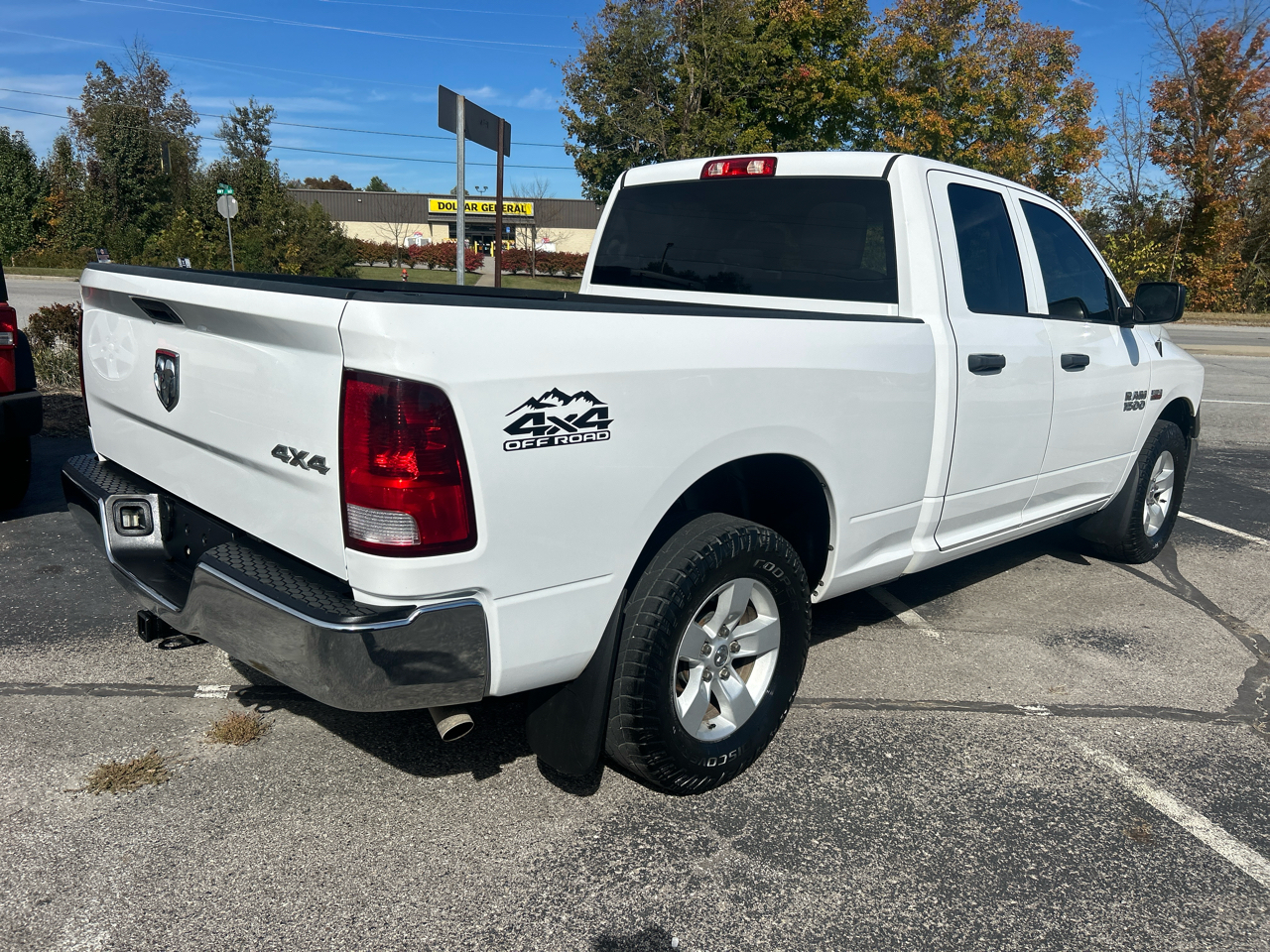 RAM 1500 4WD Quad Cab 140.5" Tradesman 2016 RAM 1500 4WD Quad Cab 140.5" Tradesman 2016