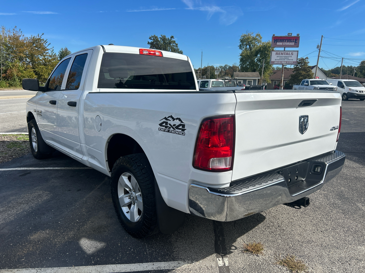 RAM 1500 4WD Quad Cab 140.5" Tradesman 2016 RAM 1500 4WD Quad Cab 140.5" Tradesman 2016
