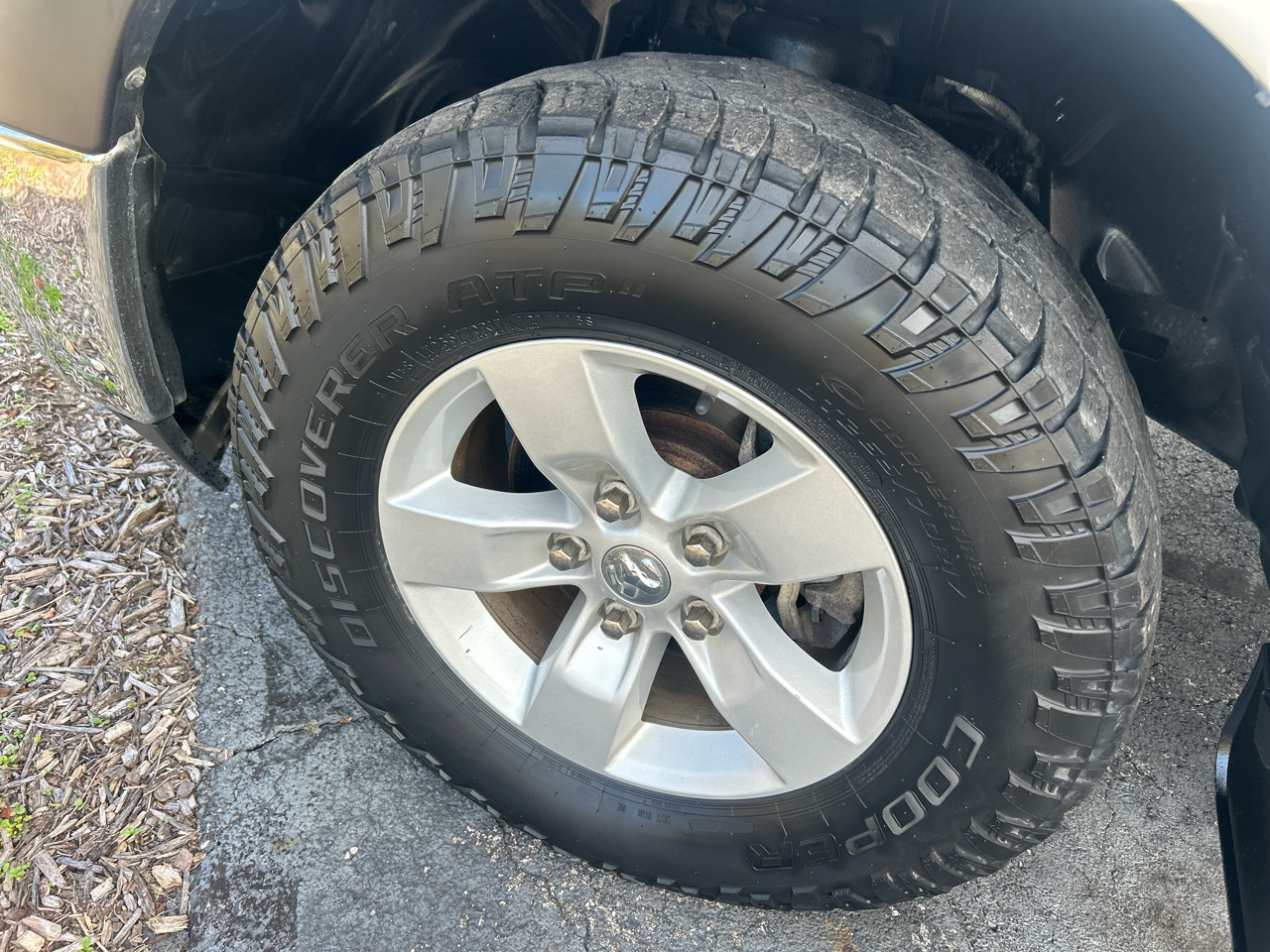 RAM 1500 4WD Quad Cab 140.5" Tradesman 2016 RAM 1500 4WD Quad Cab 140.5" Tradesman 2016