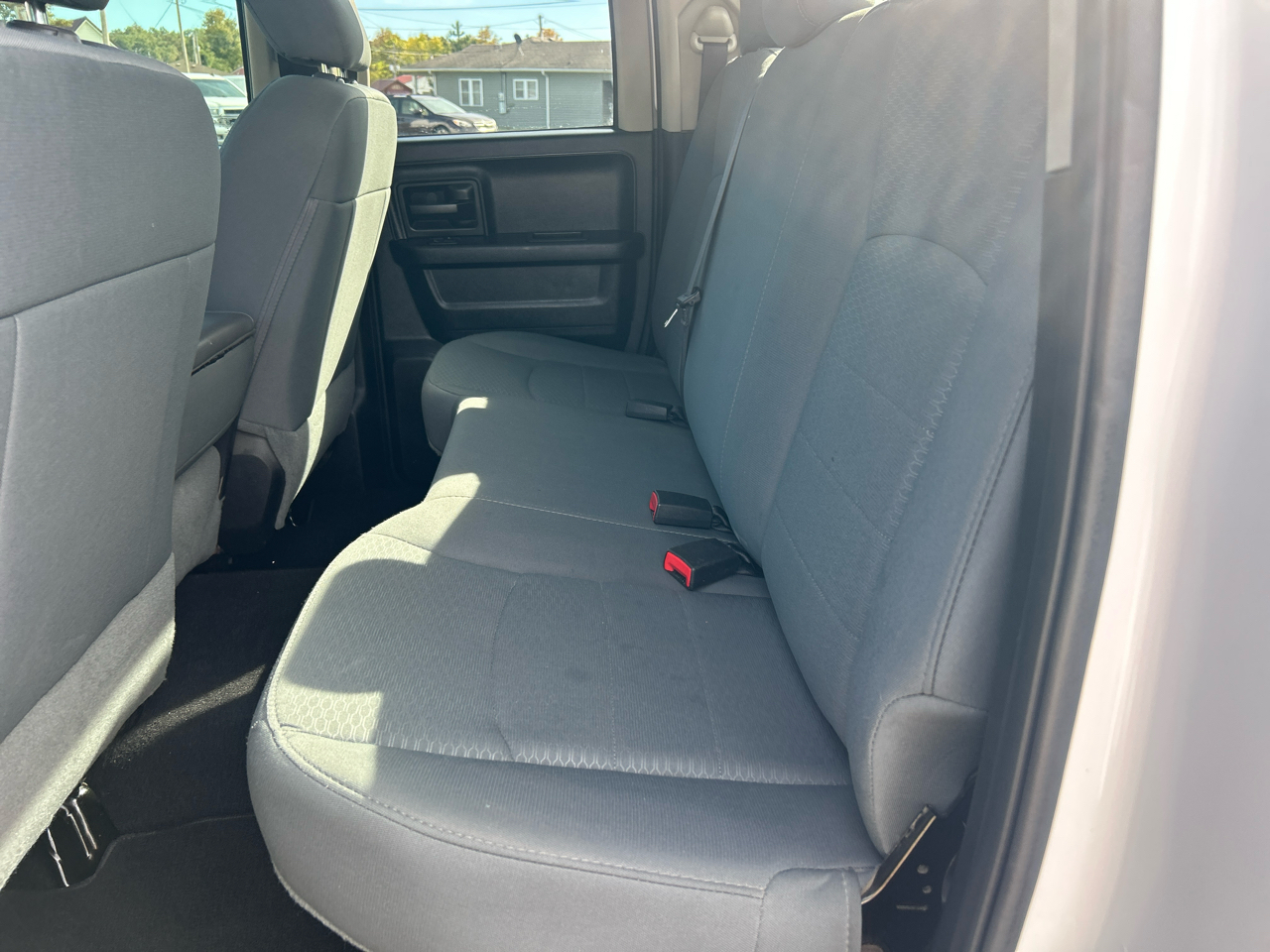 RAM 1500 4WD Quad Cab 140.5" Tradesman 2016 RAM 1500 4WD Quad Cab 140.5" Tradesman 2016