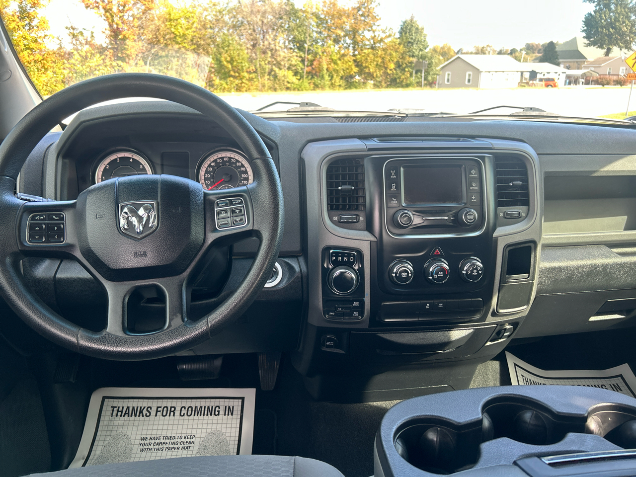 RAM 1500 4WD Quad Cab 140.5" Tradesman 2016 RAM 1500 4WD Quad Cab 140.5" Tradesman 2016