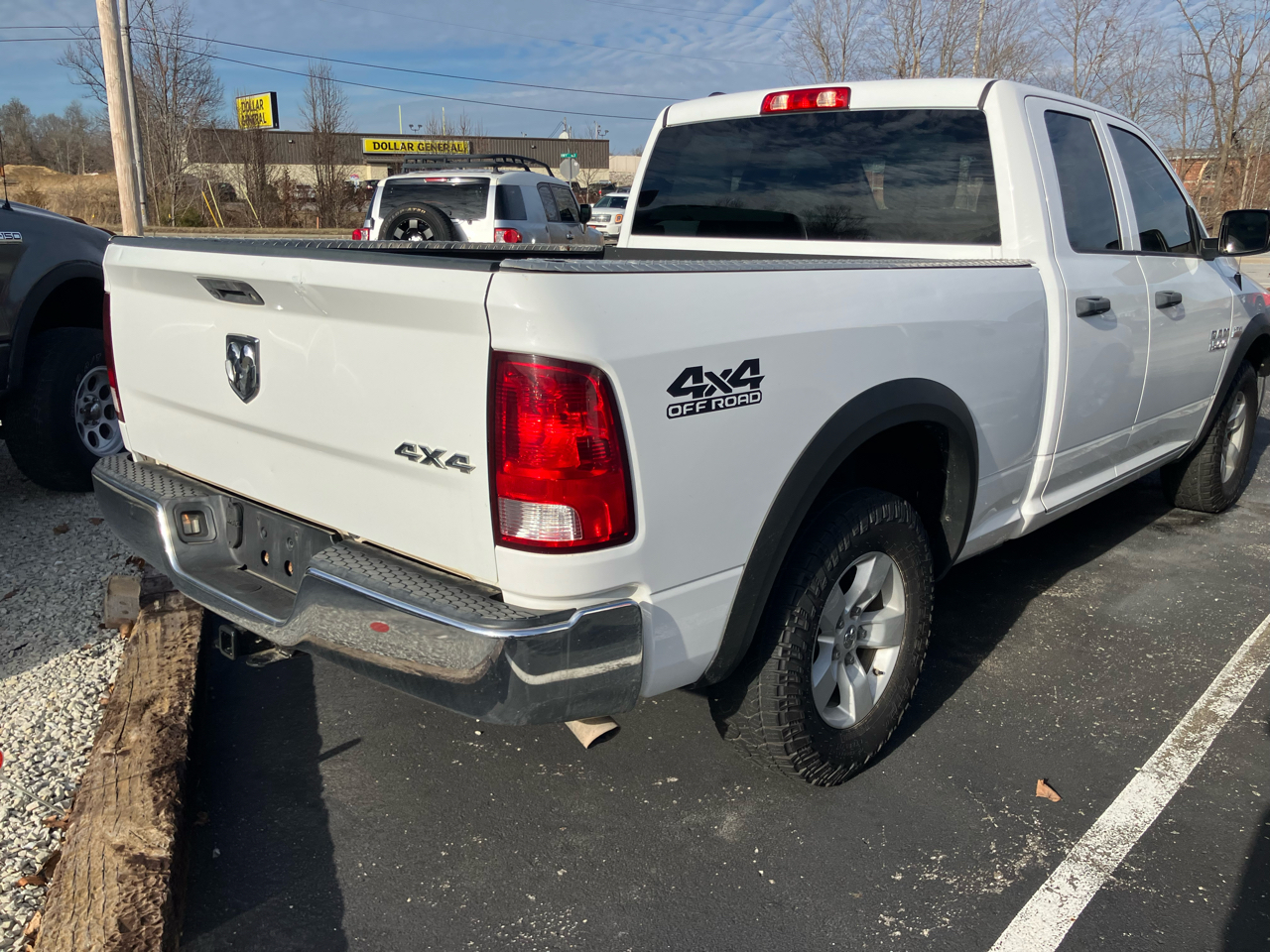 RAM 1500 4WD Quad Cab 140.5" Tradesman 2016