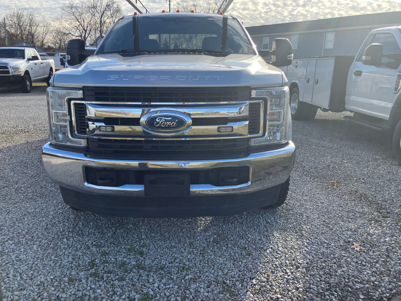 Ford F-350 SD XLT Crew Cab 4WD DRW 2017