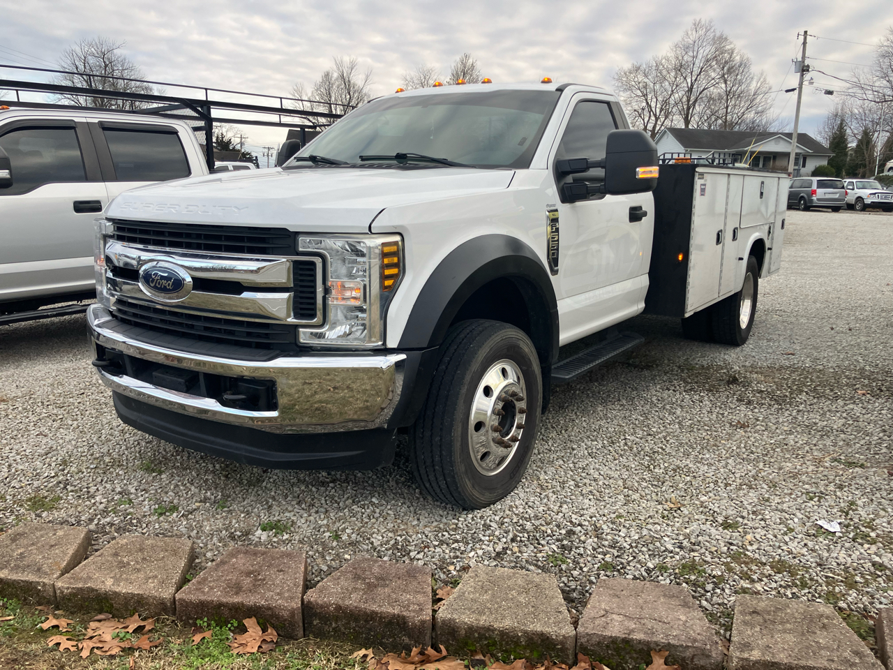 2019 Ford F-550 Super Duty Chassis Cab's photo