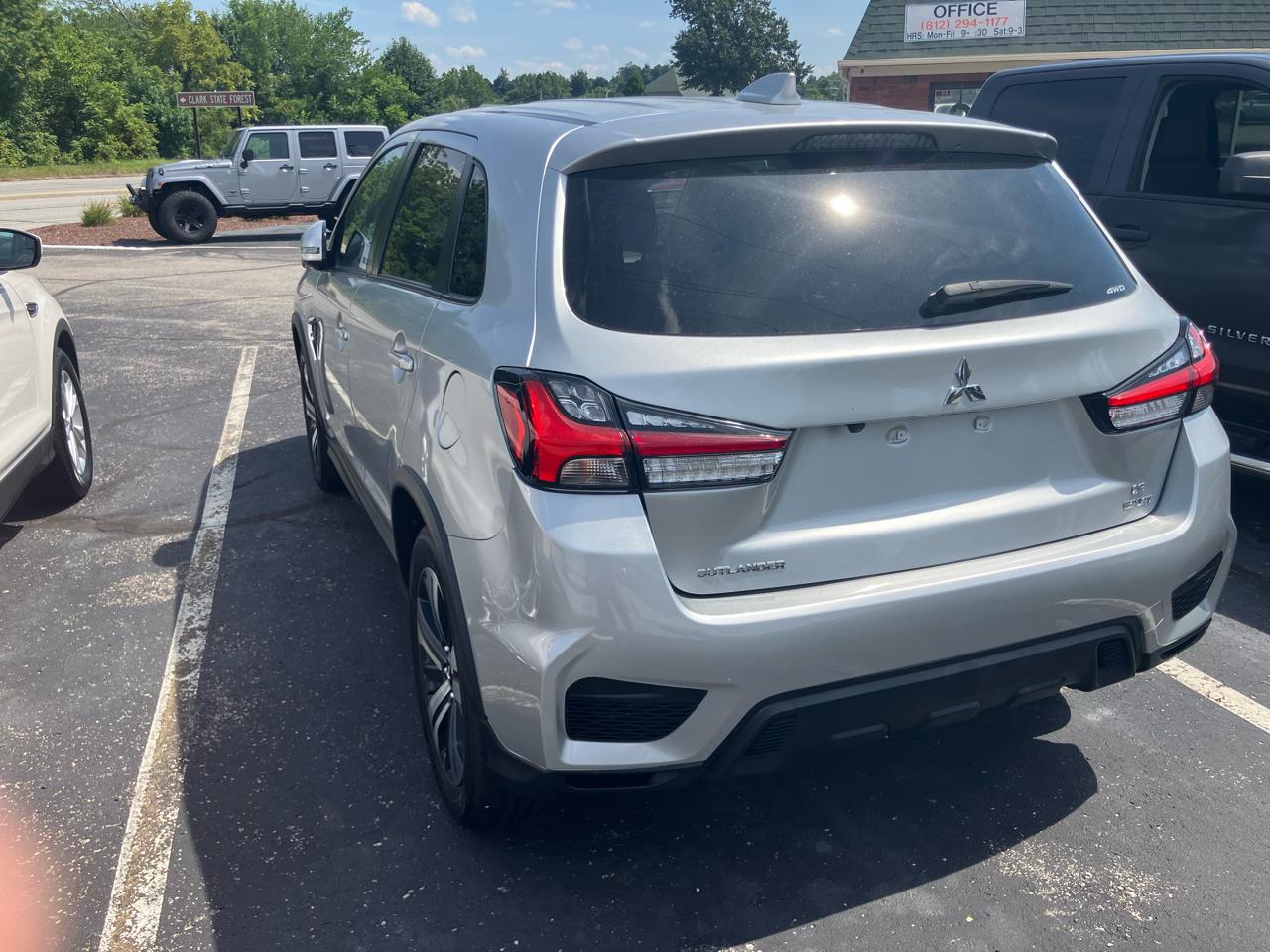 Mitsubishi Outlander Sport 2.0 ES 4WD 2024