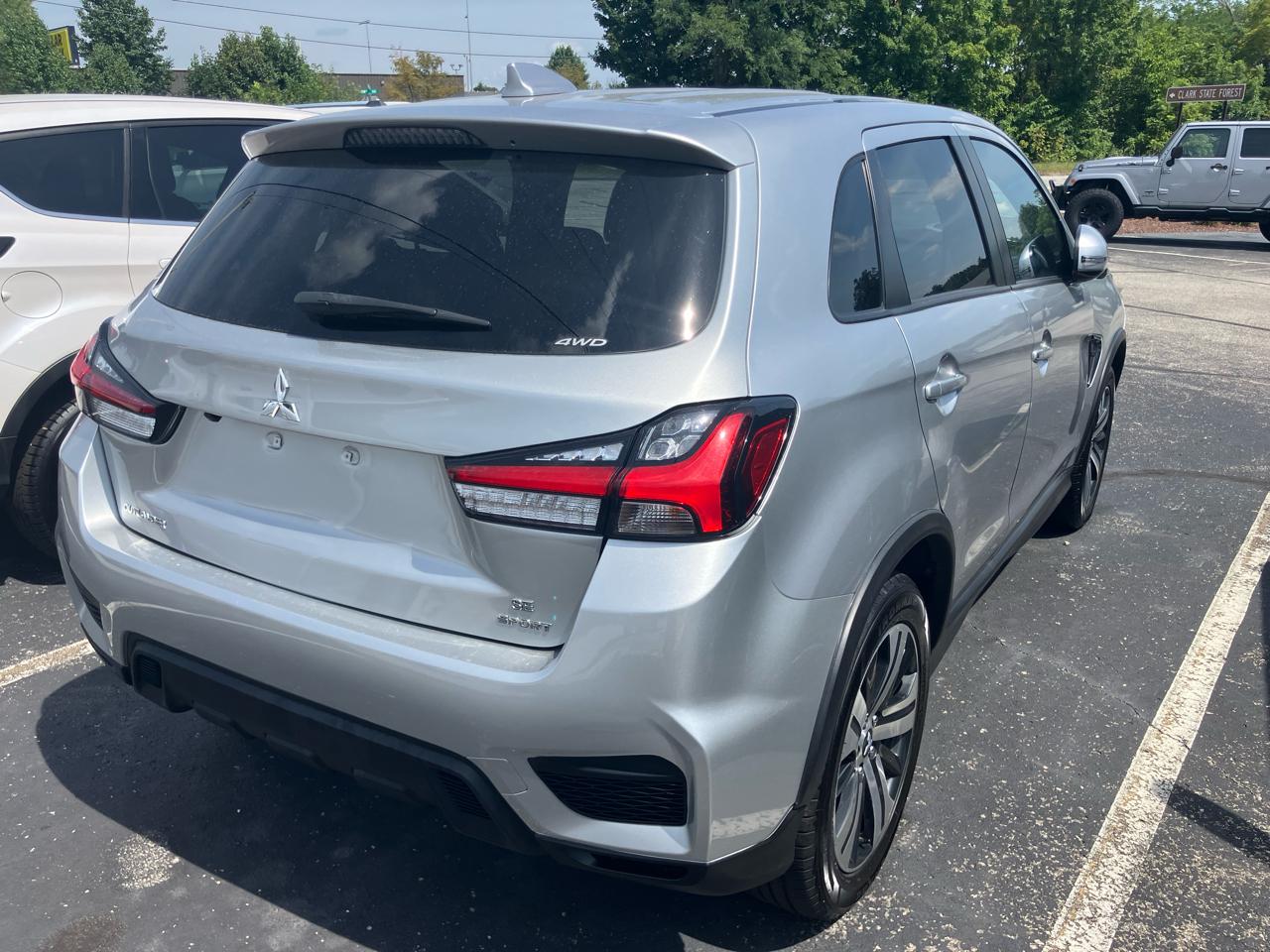 Mitsubishi Outlander Sport 2.0 ES 4WD 2024