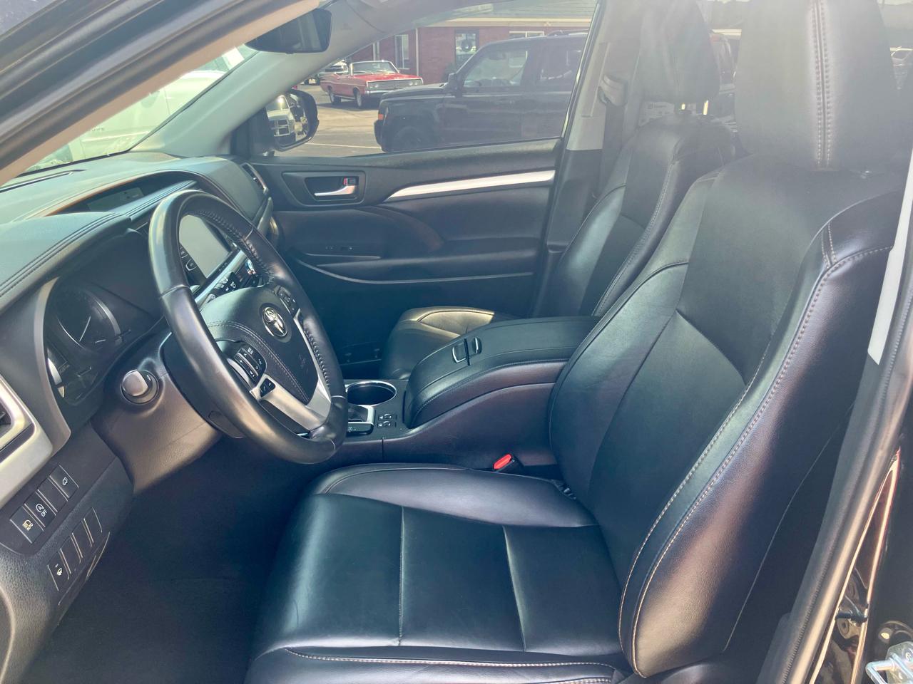 Toyota Highlander XLE AWD V6 2019