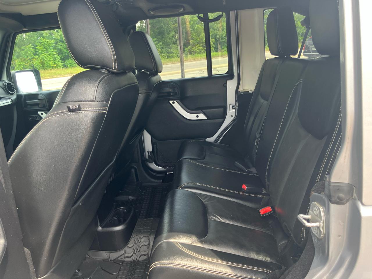 Jeep Wrangler Unlimited Sahara 4WD 2014