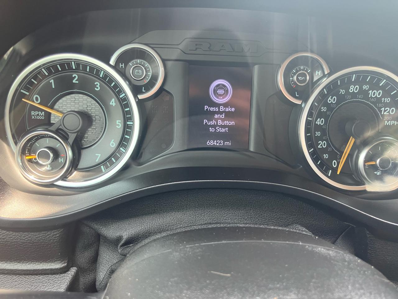 RAM 1500 Big Horn Quad Cab 4WD 2020