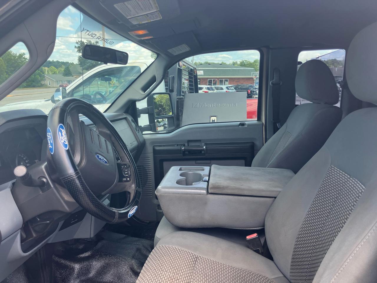 Ford F-350 SD Lariat SuperCab Long Bed DRW 2WD 2011