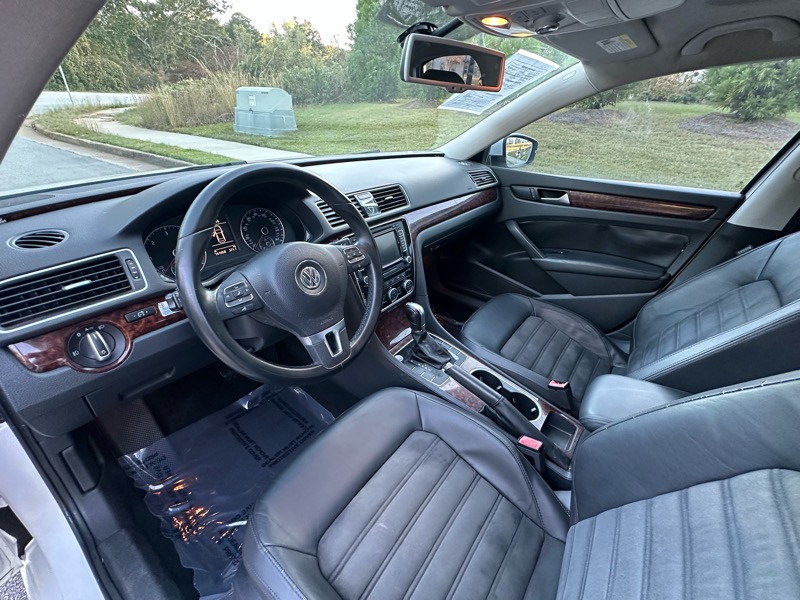 Volkswagen Passat 2.0L TDI SEL Premium 2013