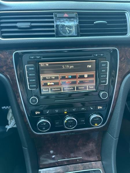 Volkswagen Passat 2.0L TDI SEL Premium 2013