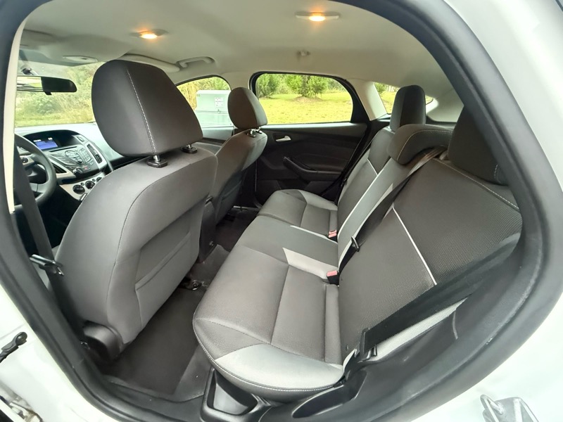 Ford Focus SE Hatch 2014