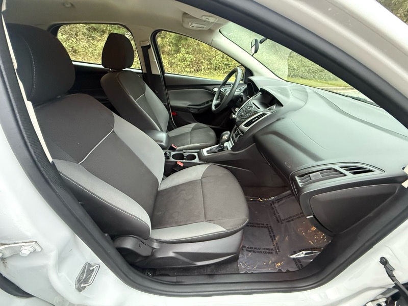 Ford Focus SE Hatch 2014