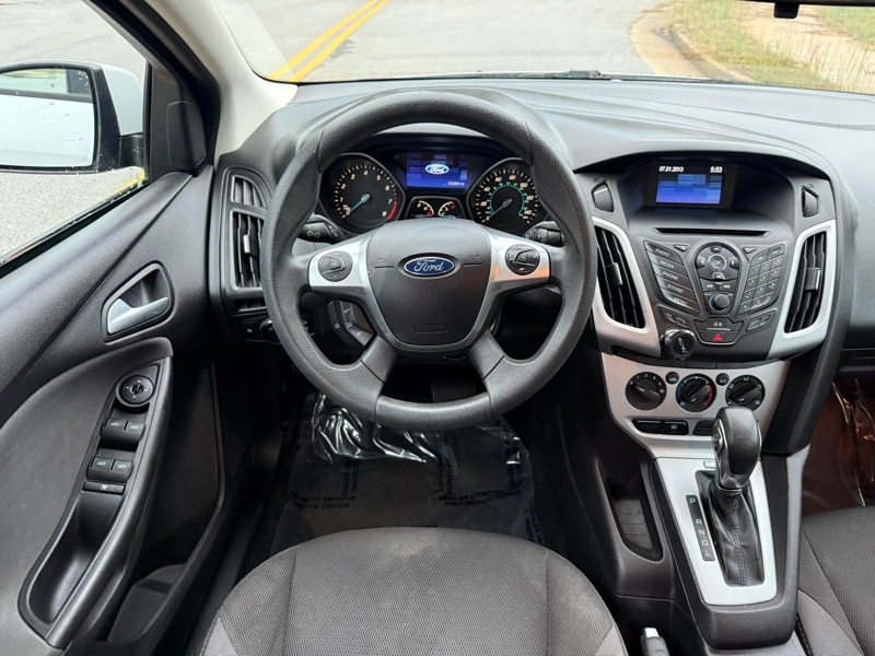 Ford Focus SE Hatch 2014