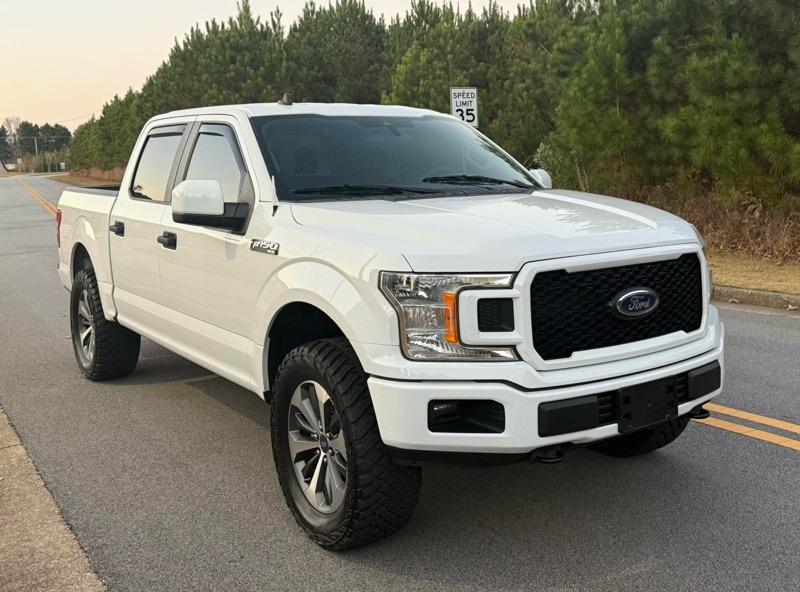 2020 Ford F-150 XL's photo