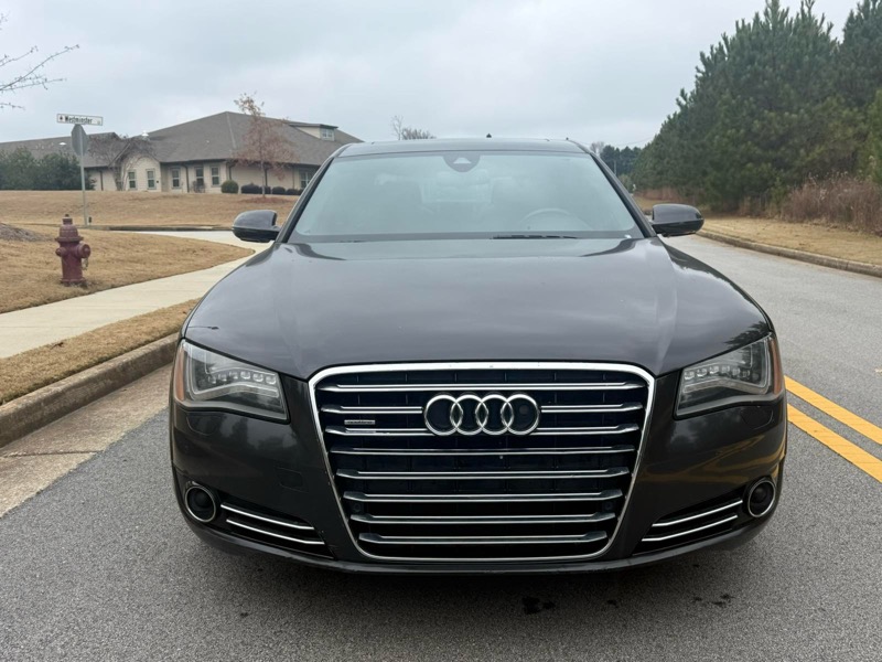 Audi A8 4.2L quattro 2011