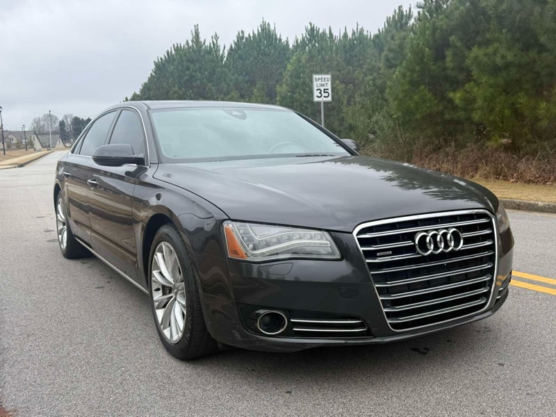 Audi A8 4.2L quattro 2011