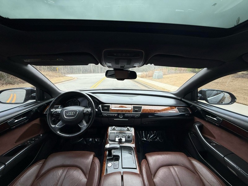 Audi A8 4.2L quattro 2011