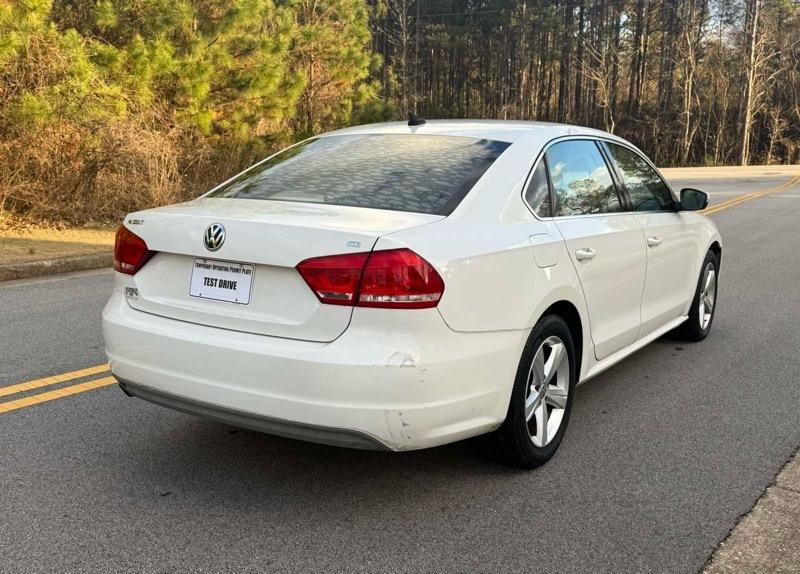 Volkswagen Passat 2.5L SE MT 2013