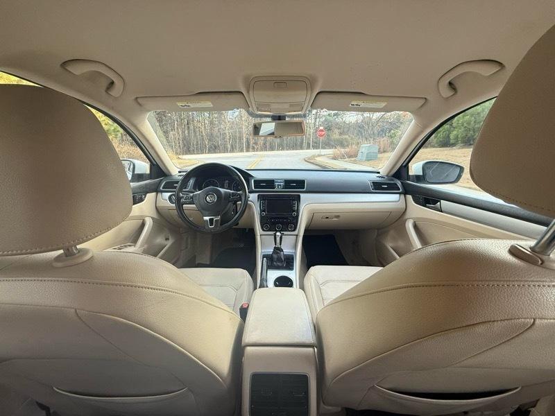 Volkswagen Passat 2.5L SE MT 2013