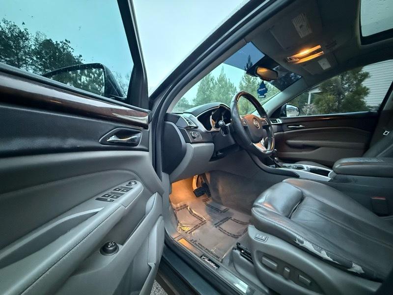 Cadillac SRX Luxury Collection AWD 2010