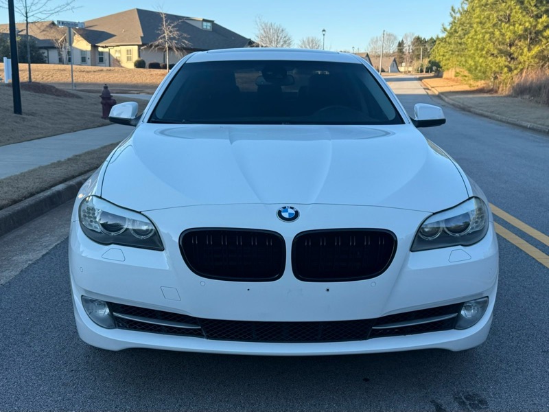 BMW 5-Series 550i 2011