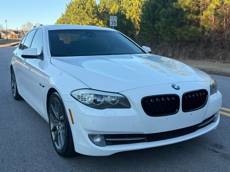 BMW 5-Series 550i 2011