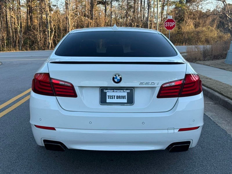 BMW 5-Series 550i 2011