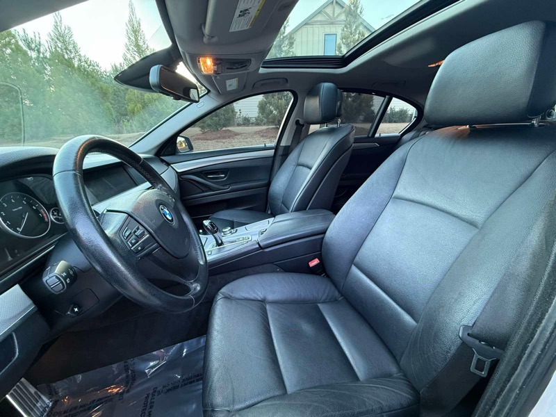 BMW 5-Series 550i 2011
