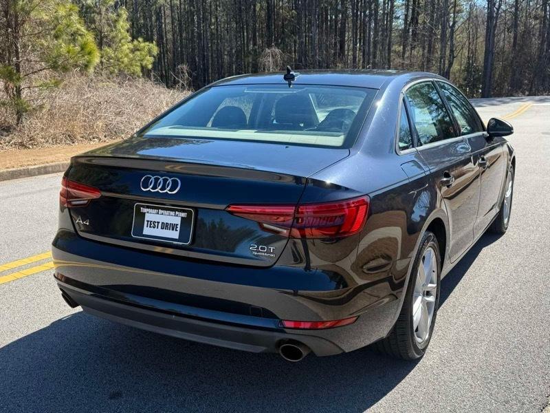 Audi A4 2.0T Premium quattro Sedan 2017