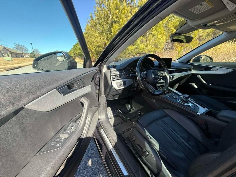 Audi A4 2.0T Premium quattro Sedan 2017