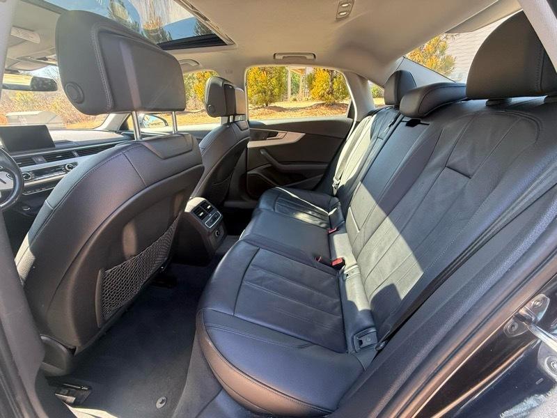 Audi A4 2.0T Premium quattro Sedan 2017