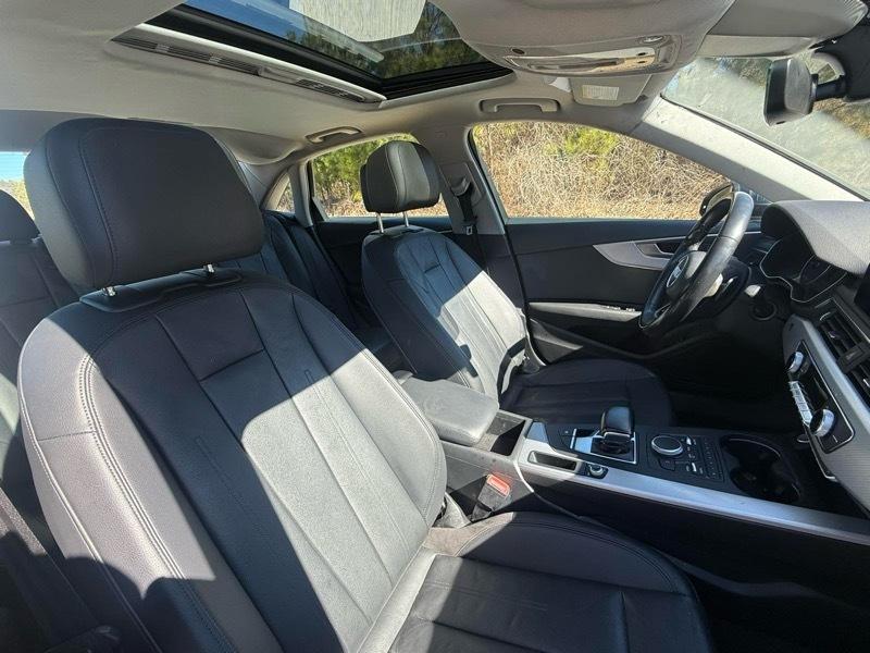 Audi A4 2.0T Premium quattro Sedan 2017