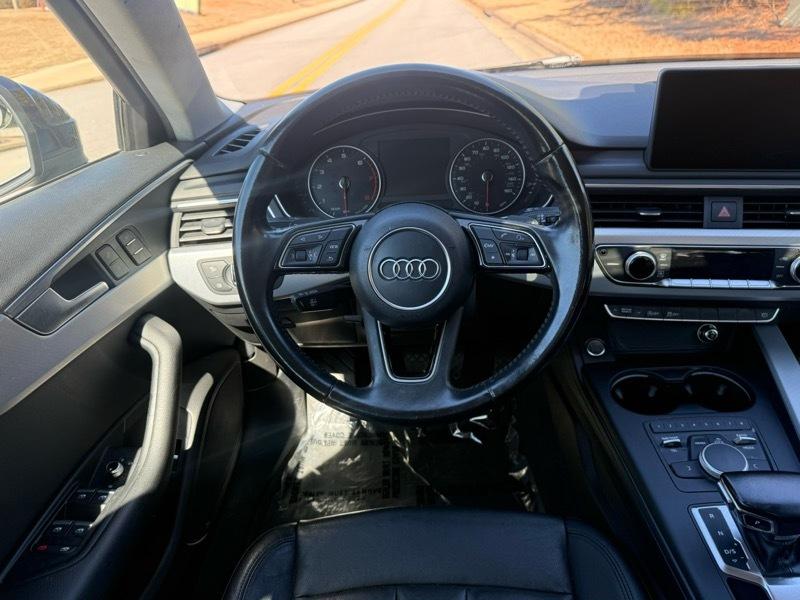 Audi A4 2.0T Premium quattro Sedan 2017