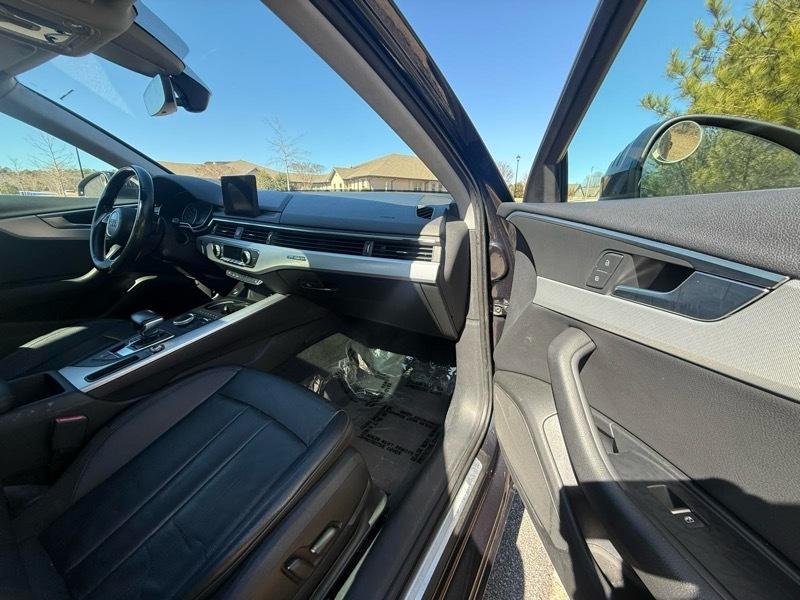 Audi A4 2.0T Premium quattro Sedan 2017