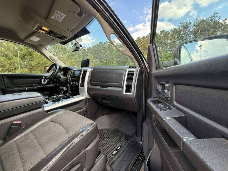 Dodge 1500 ST Crew Cab 4WD 2011