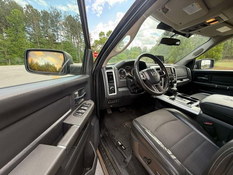 Dodge 1500 ST Crew Cab 4WD 2011