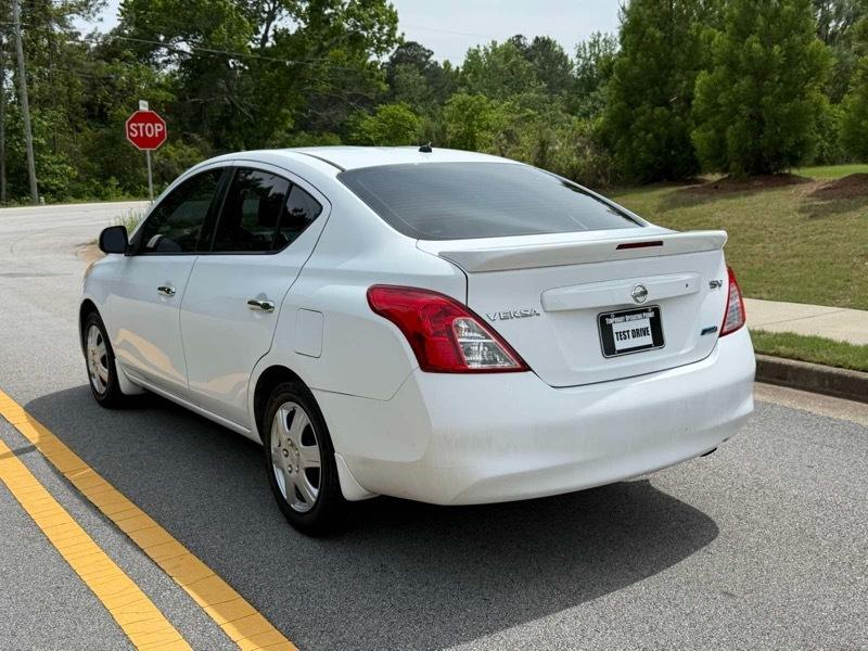 Nissan Versa 1.6 S 5M 2014
