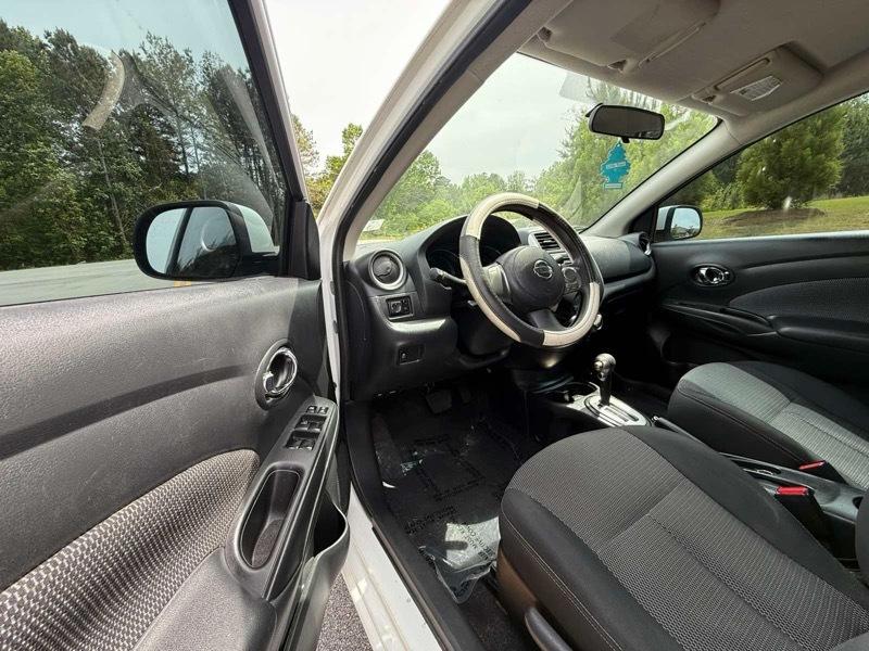 Nissan Versa 1.6 S 5M 2014