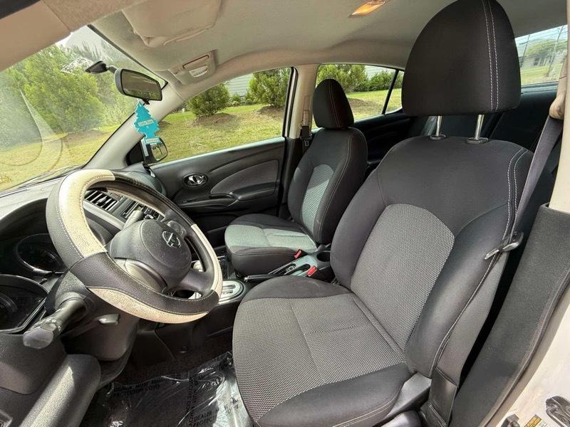 Nissan Versa 1.6 S 5M 2014
