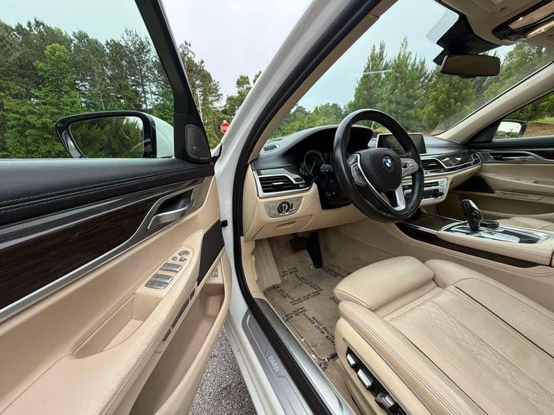 BMW 7-Series 750i xDrive 2016