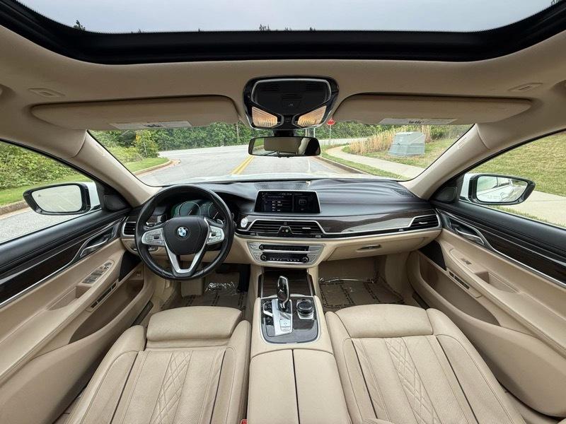 BMW 7-Series 750i xDrive 2016