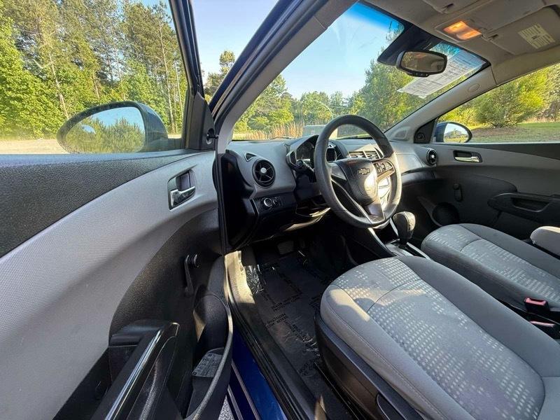Chevrolet Sonic LS Auto Sedan 2013