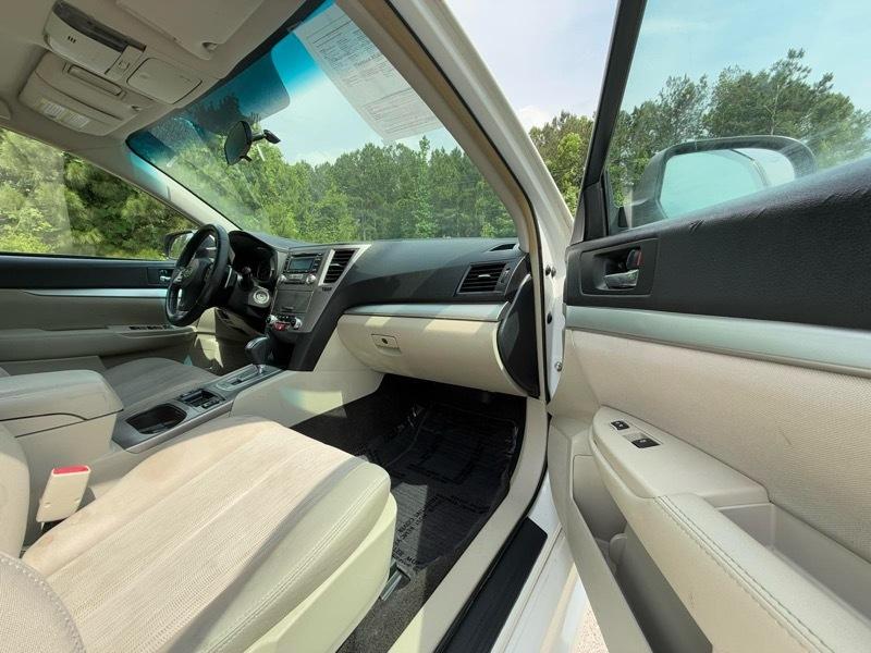 Subaru Legacy 2.5i Premium 2013