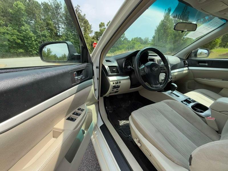 Subaru Legacy 2.5i Premium 2013