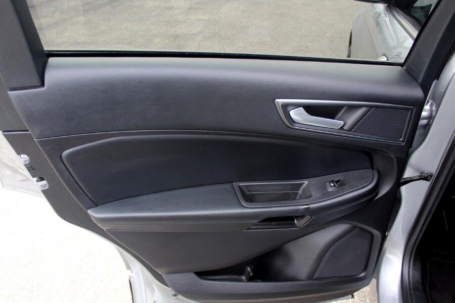 2021 Ford Edge SE photo 19
